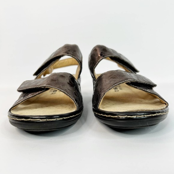 Mephisto Metallic Sandals - Picture 2 of 12